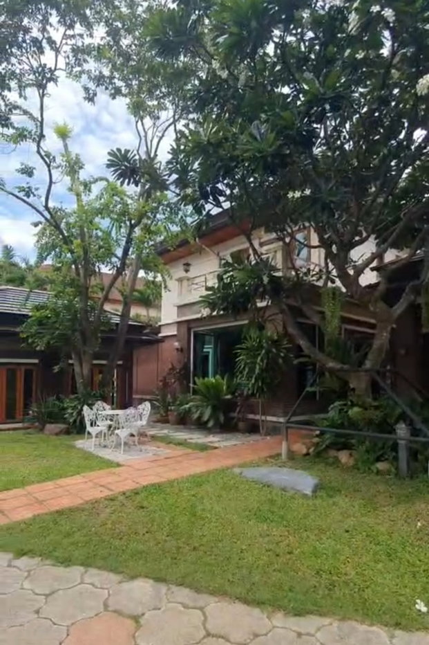 รูป บ้านหรูพร้อมสระว่ายน้ำ บนที่ดิน 588 ตร.ว. ทำเลบางบอน - รูปที่ 4/8