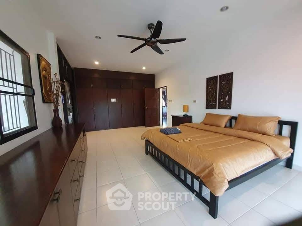รูป บ้าน 4 ห้องนอน ขนาด 320 ตร.ม. Royal Park Village Pattaya พัทยาใต้ (ID 3247563) - รูปที่ 8/19