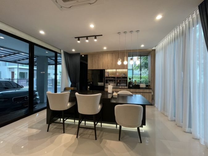 ขายบ้านเดี่ยว 3 ห้องนอน 241 ตร.ม. 40 ตร.ว. บ้านกลางเมือง คลาสเซ่ เอกมัย - รามอินทรา