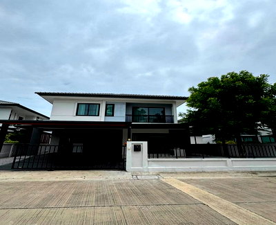 บ้านเดี่ยว รพ.รวมชัยประชารักษ์ : sss576 ขายขาดทุนน บ้านเดี่ยว 2 ชั้น บริทาเนีย บางนา-สุวรรณภูมิ กม.26 Britania Bangna-Suvarnabhumi Km.26
