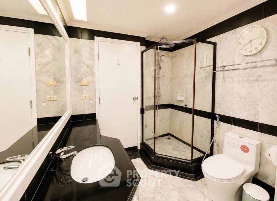 picture 2-BR Condo At Baan Piya Sathorn Near MRT Silom (ID 3250598) - 10/14