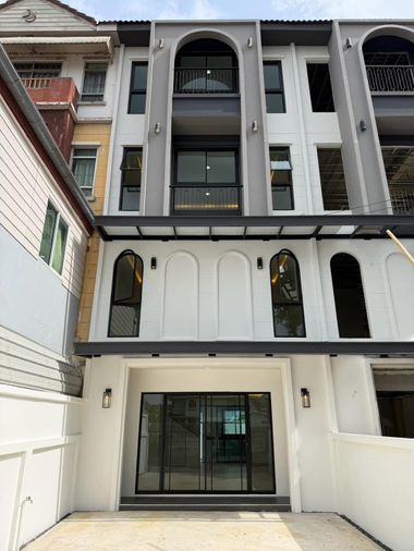 4-bed home office for sale, 200 sqm, 24 sq wah, Wang Thonglang
