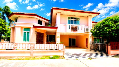 Houses for sale Rayong : Price Reduced! 2-Storey Corner Detached House, 112 sq.wah, 5 Bedrooms, Baan Suan Suksiri Village, Noen Phra, near Bangkok Hospital Rayong