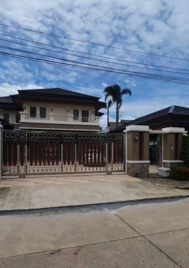 รูป บ้านหรูพร้อมสระว่ายน้ำ บนที่ดิน 588 ตร.ว. ทำเลบางบอน - รูปที่ 1/8