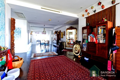 ขายคอนโด : Castle Hill Mansion  l ขายคอนโด 3 ห้องนอน 326 ตร.ม. ใกล้ BTS เอกมัย