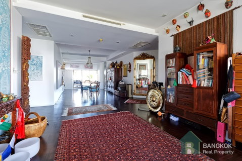 Castle Hill Mansion l Exceptional 326 sq.m. Residence near Ekkamai BTS