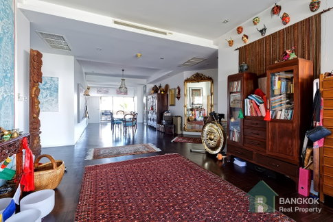 Castle Hill Mansion  l คอนโดสุดหรู 3 ห้องนอน 326 ตร.ม. ใกล้ BTS เอกมัย