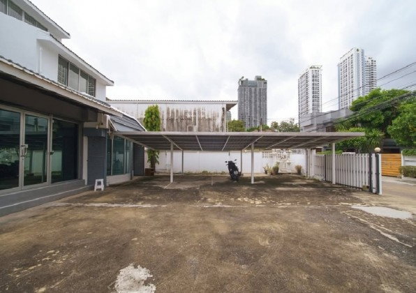 รูป ให้เช่าอาคารสำนักงาน 3 ชั้น  ทำเล ลาดพร้าว / ซอยลาดพร้าว 8 / อาคารมีแอร์ / ตกแต่งเป็น Office / จอดรถมากกว่า 10 คัน / จดบริษัทได้ - รูปที่ 2/16