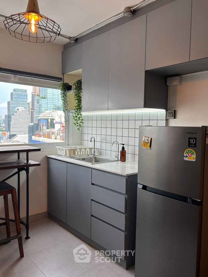 รูป คอนโด 2 ห้องนอน ชั้น 24 ที่ I.T.F. Silom Palace ใกล้ BTS ช่องนนทรี (ID 3250749) - รูปที่ 11/17