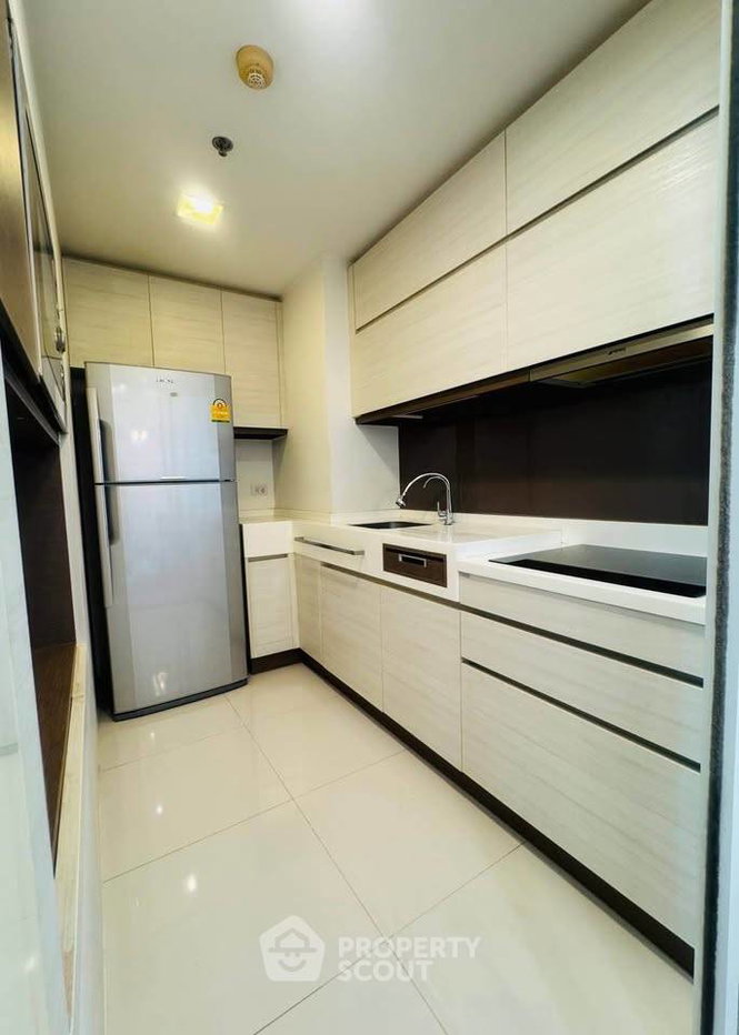 รูป คอนโด 2 ห้องนอน ชั้น 15 The Room Sathorn-Taksin ใกล้ BTS โพธิ์นิมิตร (ID 3250473) - รูปที่ 5/16