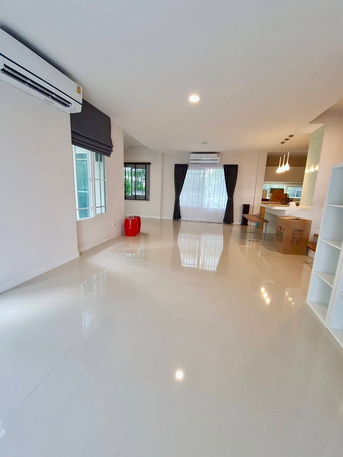 รูป ให้เช่าบ้านเดี่ยว 2 ชั้น Mantana Rama 9–Srinakarin บ้านเดี่ยวพื้นที่กว้าง 68 ตร.วา บ้านเปล่า 48,000 / พร้อมเฟอร์ 55,000 บาท - รูปที่ 3/21
