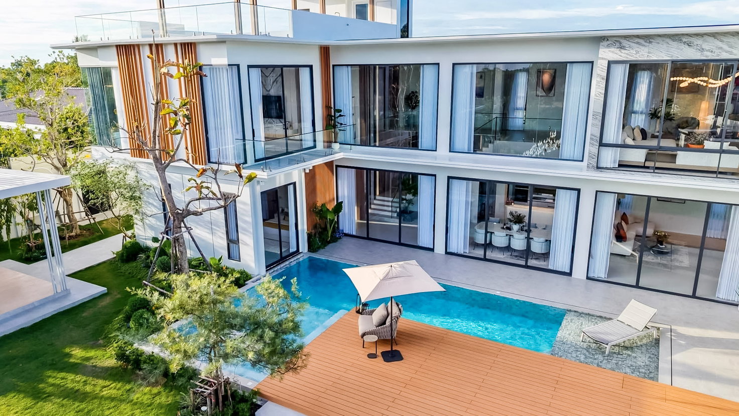 รูป 5 Bedroom Ultra Luxury Pool Villa for Sale Mabprachan Pattaya - รูปที่ 1/28