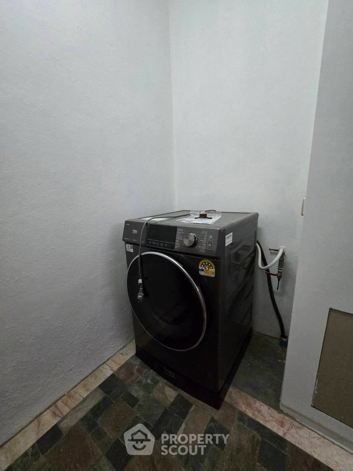 รูป คอนโด 2 ห้องนอน 245 ตร.ม. ขายที่ Sithakarn Condominium ใกล้ BTS เพลินจิต (ID 2384692) - รูปที่ 15/15