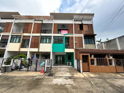 รูปภาพ ให้เช่าทาวน์โฮม3ชั้น หมู่บ้านซิกเนเจอร์ เพชรเกษม69  3ห้องนอน 3ห้องน้ำ ให้เช่า 15,000บาท/เดือน