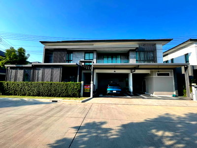 Houses for sale Mega Bangna : #HHR123  Luxury modern-style detached house for sale, ready to move in | 📍 Bangna