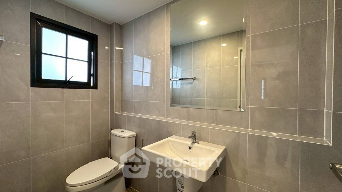รูป บ้าน 4 ห้องนอน ขนาดใหญ่ 300 ตร.ม. ในโครงการ Centro Bangna Km.7 (ID 2802499) - รูปที่ 11/29