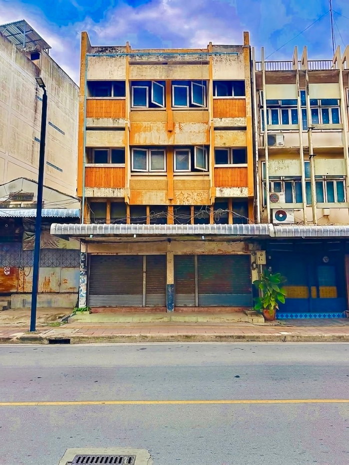 รูป 🏢🔥 ขายตึกแถว 3 ชั้นครึ่ง ใจกลางเมืองโคราช 🔥🏢 📍เมืองนครราชสีมา 💰 ราคา 11,900,000 บาท ปรับลดเป็น 10,500,000 บาท ⭐ ทำเลใจกลางเมือง | เหมาะทำธุรกิจ - รูปที่ 2/47