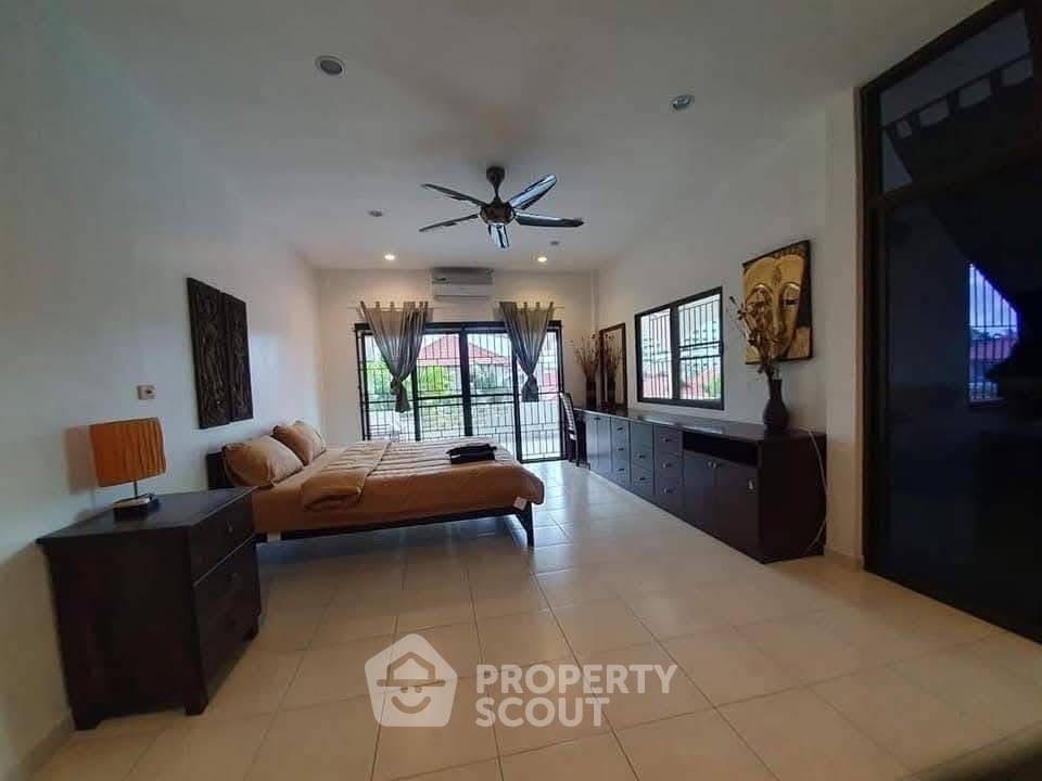 รูป บ้าน 4 ห้องนอน ขนาด 320 ตร.ม. Royal Park Village Pattaya พัทยาใต้ (ID 3247563) - รูปที่ 11/19