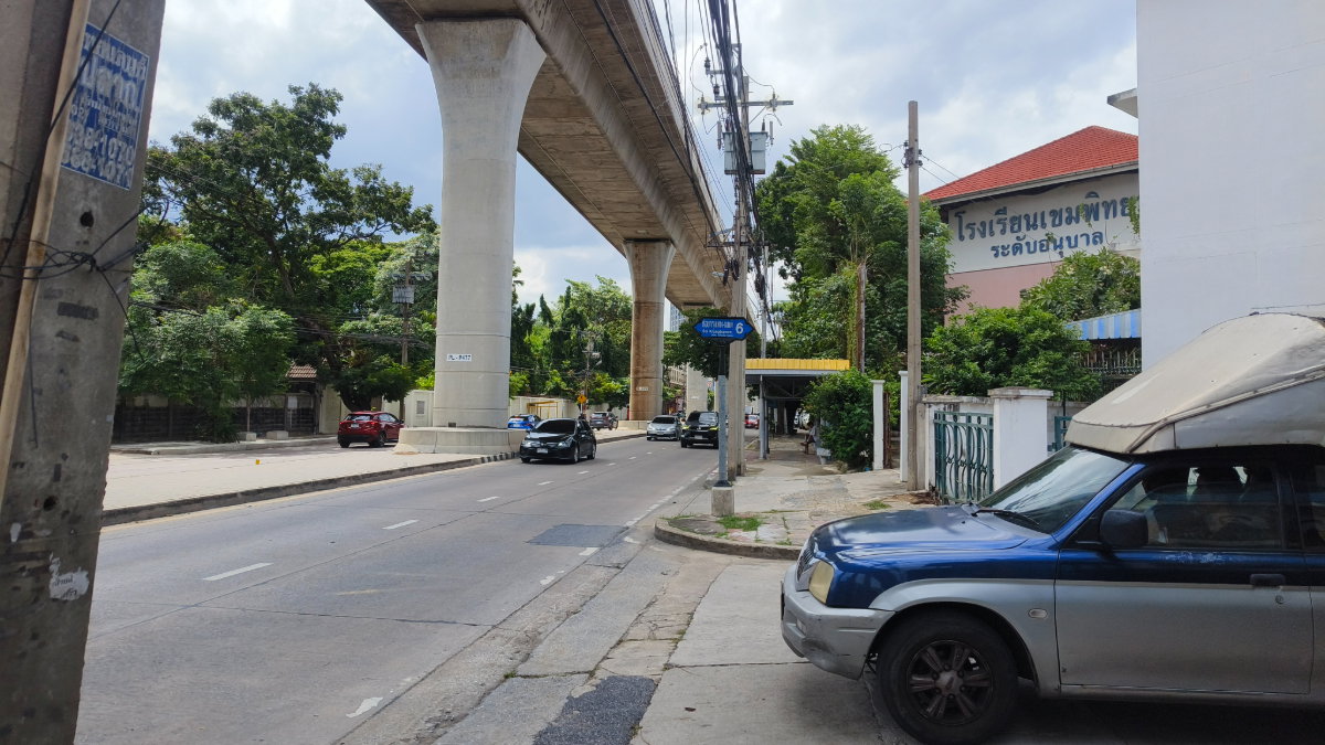 รูป ขายอาคารพาณิชย์ 4ชั้นครึ่ง ติดถนนกรุงเทพ-นนทบุรีใกล้mrt แยกติวานนท์ - รูปที่ 4/9