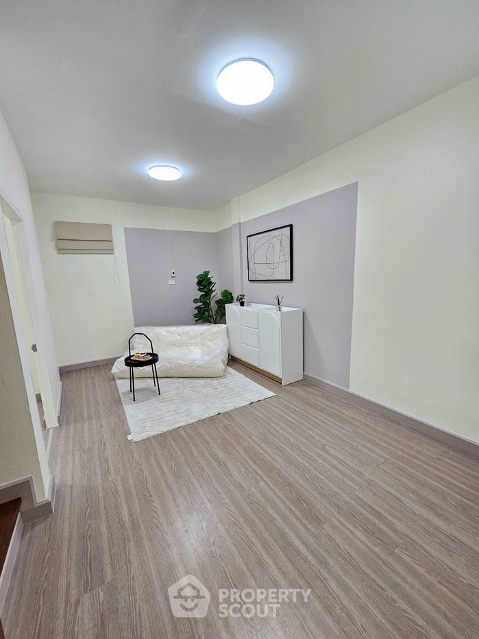 รูป คอนโด 5 ห้องนอน ขนาด 233 ตร.ม. ขายที่ Baan Suan Rachathani Condominium (ID 3249554) - รูปที่ 8/18