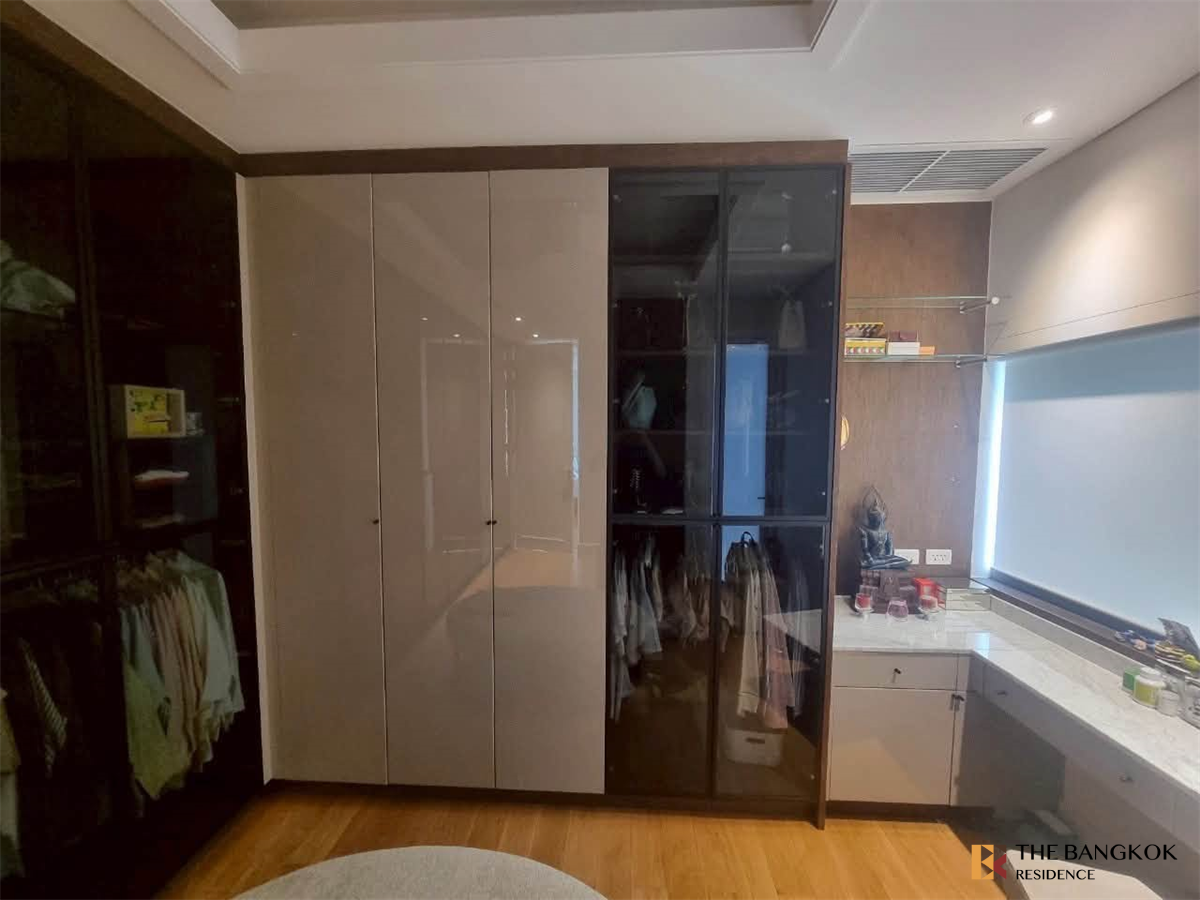 picture Saladaeng residences near MRT Silom Station Luxuriously Elevated Unit - 7/10