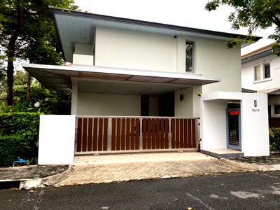 Houses for rent Inthrachai Commercial College : For rent fully furnished corner detached Single House 