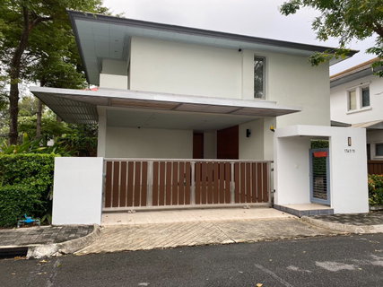 รูปภาพ For rent fully furnished corner detached Single House