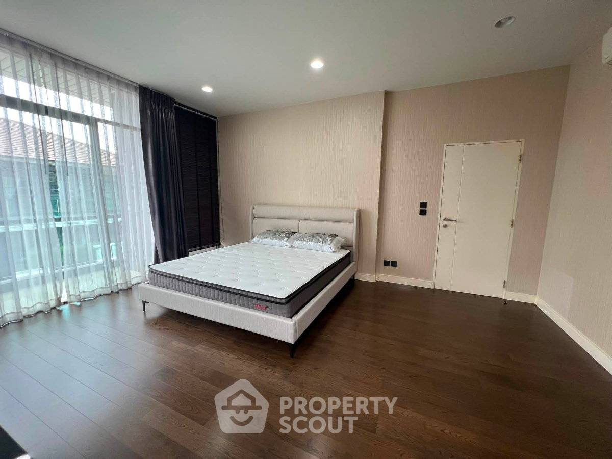 รูป บ้าน 4 ห้องนอน พื้นที่ 260 ตร.ม. ที่ Setthasiri Krungthep Kreetha (ID 3249056) - รูปที่ 6/16