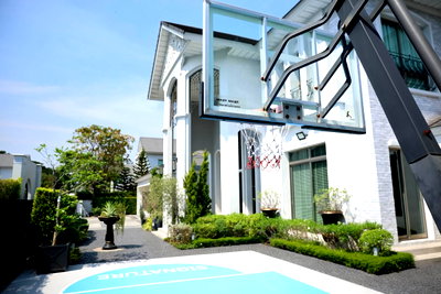 Houses for rent : #HHR115 Luxury 2-Story Corner House for Rent | Fully Furnished & Move-In Ready📍Krungthep Kreetha