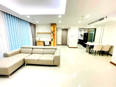 Condos for rent : 18th-Floor 2-BR Supalai Oriental Sukhumvit 39 Near MRT Phetchaburi (ID 3249569)