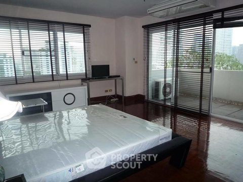 คอนโด 2 ห้องนอน ขนาด 206 ตร.ม. ที่ 33 Tower ใกล้ BTS พร้อมพงษ์ (ID 515503)