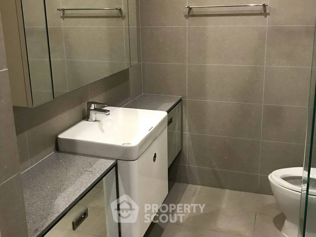 รูป ใกล้ BTS เพลินจิต 100 ม. | คอนโด 1 ห้องนอน Noble Ploenchit (ID 882039) - รูปที่ 2/6
