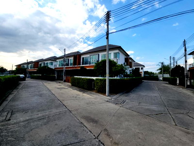 Houses for sale : HOME 45.9 Sq.w. Phan Thong Chonburi for 3.9M