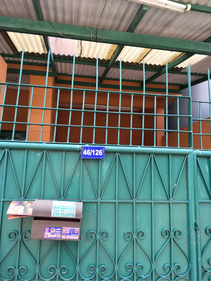 picture 2  shower room closed to the main Raninthra rd.  - 3/33