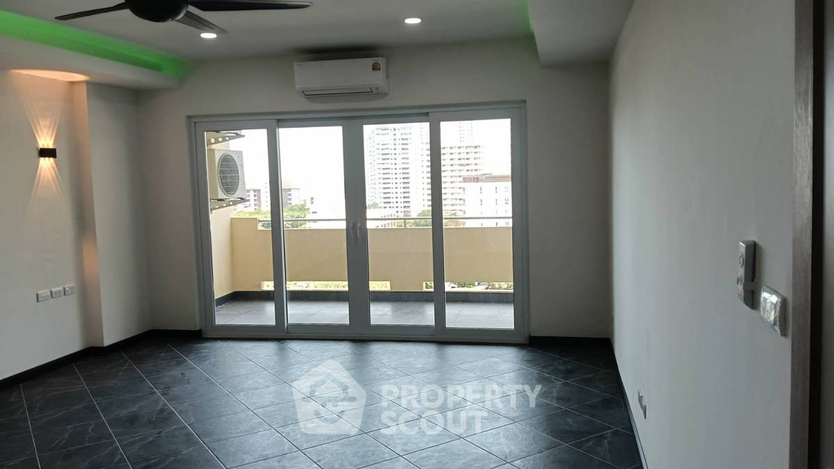 รูป คอนโด 3 ห้องนอน เลี้ยงสัตว์ได้ View Talay 5 Condominium Jomtien (ID 1470802) - รูปที่ 16/22