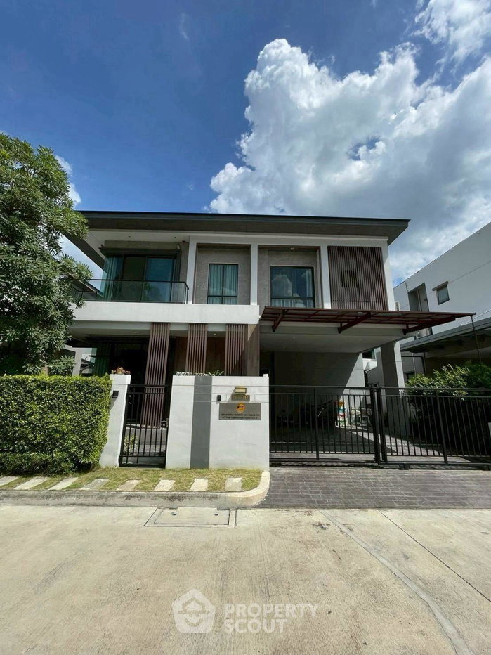 รูป บ้าน 4 ห้องนอน 250 ตร.ม. โครงการบางกอก บูเลอวาร์ด รามอินทรา 109 (ID 3252316) - รูปที่ 1/39