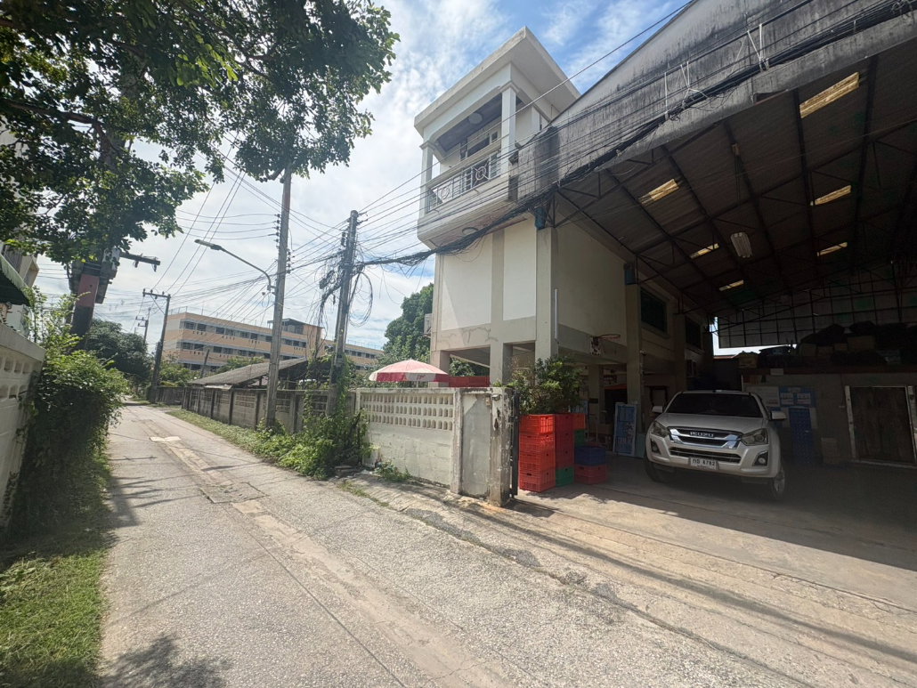 รูป ขายบ้านพร้อมที่ดิน 259 ตร.ว. ติดถนนใหญ่ ใกล้วัดหลวงพ่อโสธร - รูปที่ 3/6