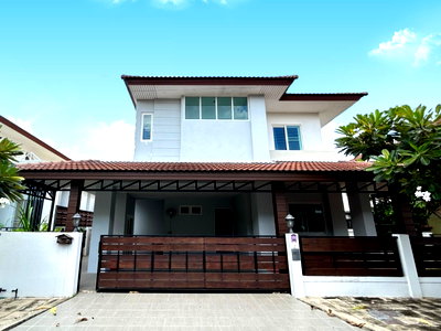 Houses for sale Montfort College Primary Section : The Urbana 1, Superhighway Road, Tha Sala, Well-designed living space with a full range of electrical appliances.