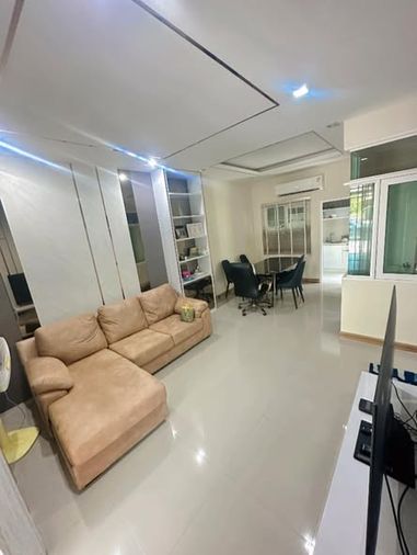 ขายโฮมออฟฟิศ 4 ห้องนอน 19.2 ตร.ว. โกลเด้น ทาวน์ เพชรเกษม - พุทธมณฑลสาย 3