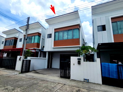 ทาวน์โฮม นิคมอมตะนคร : ทาวน์เฮ้าส์ 27.7 ตร.วา เดอะ ไฮด์ วิลล์ พานทอง พานทอง ชลบุรี 2.9M