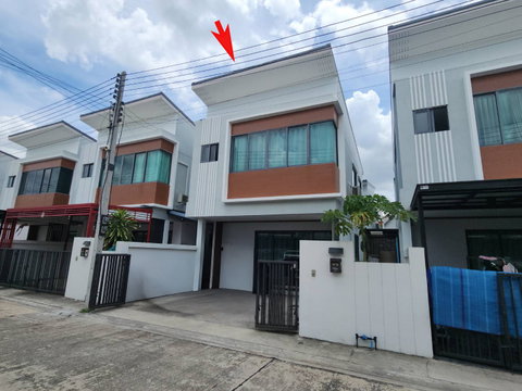 TOWN HOUSE 27.7 Sq.w. Phan Thong Chonburi for 2.9M