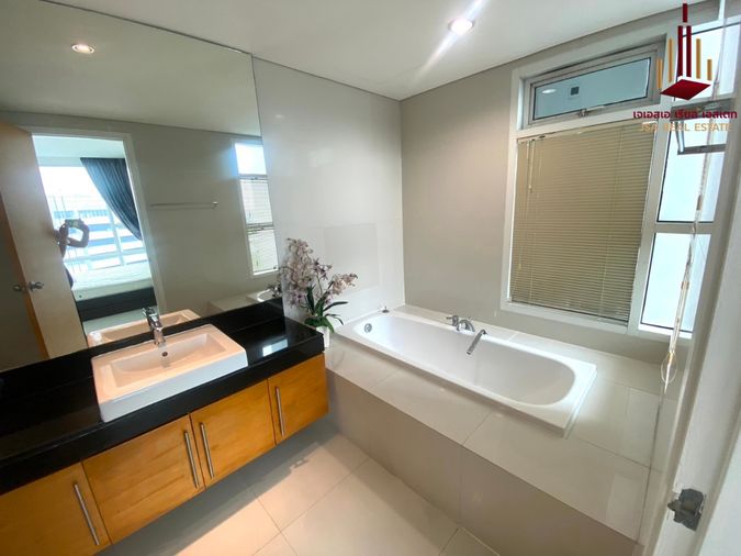 3-bed condo for rent, 172 sqm, Fullerton