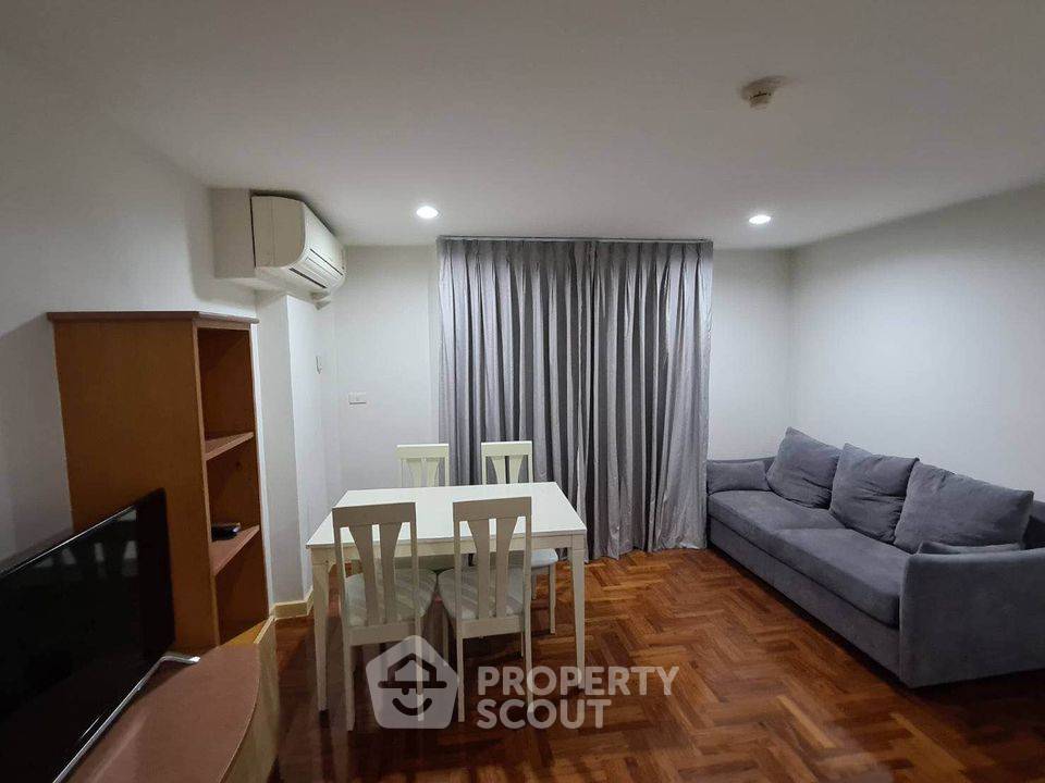 picture 100m To BTS Sala Daeng | 1-BR Silom Terrace Condominium (ID 467475) - 1/9