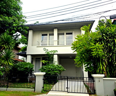 Houses for rent Bangkok : 🏡✨ For Rent | 2-Story Detached House 📍 Pradit Manutham Road 🛋️ Fully Furnished | Ready to Move In