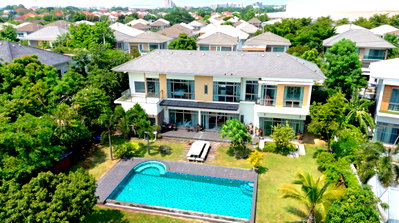 บ้านเดี่ยว ปทุมธานี : ขายบ้านริมทะเลสาบ Perfect Masterpiece Lakeside (297.6 ตร.ว.) บรรยากาศส่วนตัว สไตล์รีสอร์ท