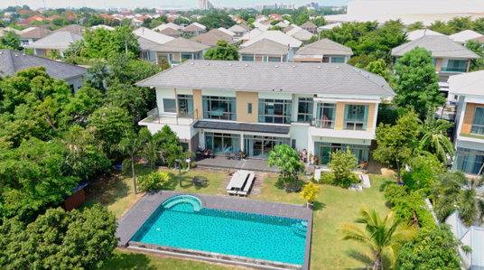 ขายบ้านริมทะเลสาบ Perfect Masterpiece Lakeside (297.6 ตร.ว.) บรรยากาศส่วนตัว สไตล์รีสอร์ท