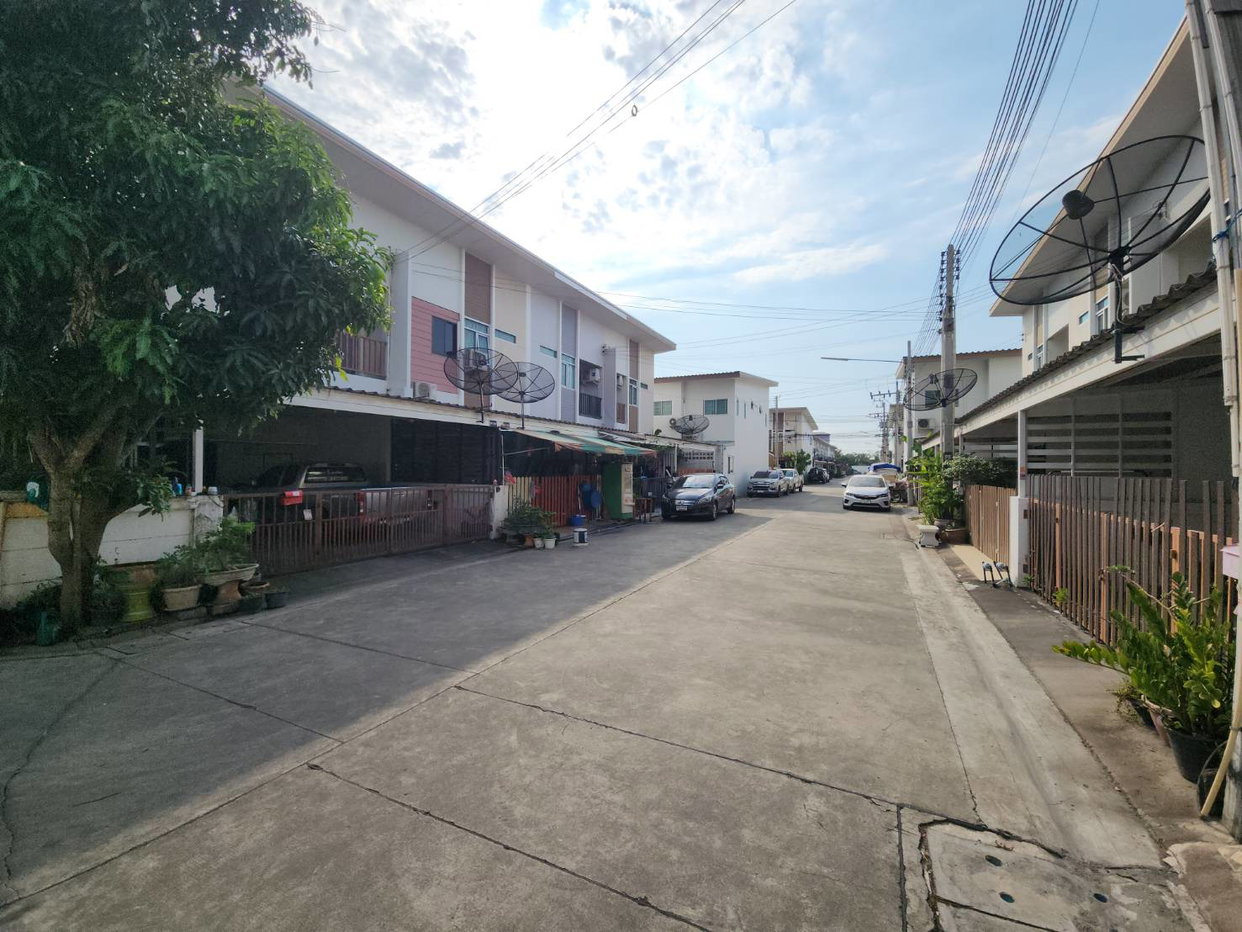 picture TOWN HOUSE 22.7 Sq.w. Si Racha Chonburi for 2.2M - 2/3