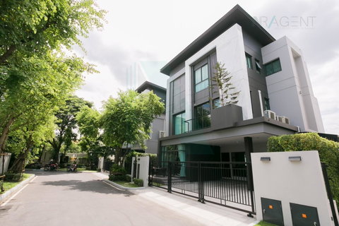 📌 ขายบ้านเดี่ยว โครงการ เดอะ เจนทริ เอกมัย - ลาดพร้าว 3 ชั้น 3 ห้องนอน 4 ห้องน้ำ