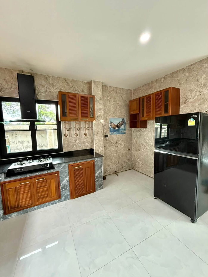 รูป 🏡 ขายด่วน! พูลวิลล่า 2 ชั้น 6 ห้องนอน ทำเลป่าแดด-แม่เหียะ ใกล้สนามบิน 📞 063-6649056 - รูปที่ 31/35