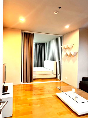 Condos for rent : 🔥 Rare Find‼️ Rent only 19,000 THB💰 Hive Sathorn - Book Now Before It's Gone 🔥